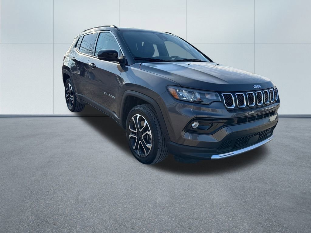 Used 2023 Jeep Compass Limited image 9