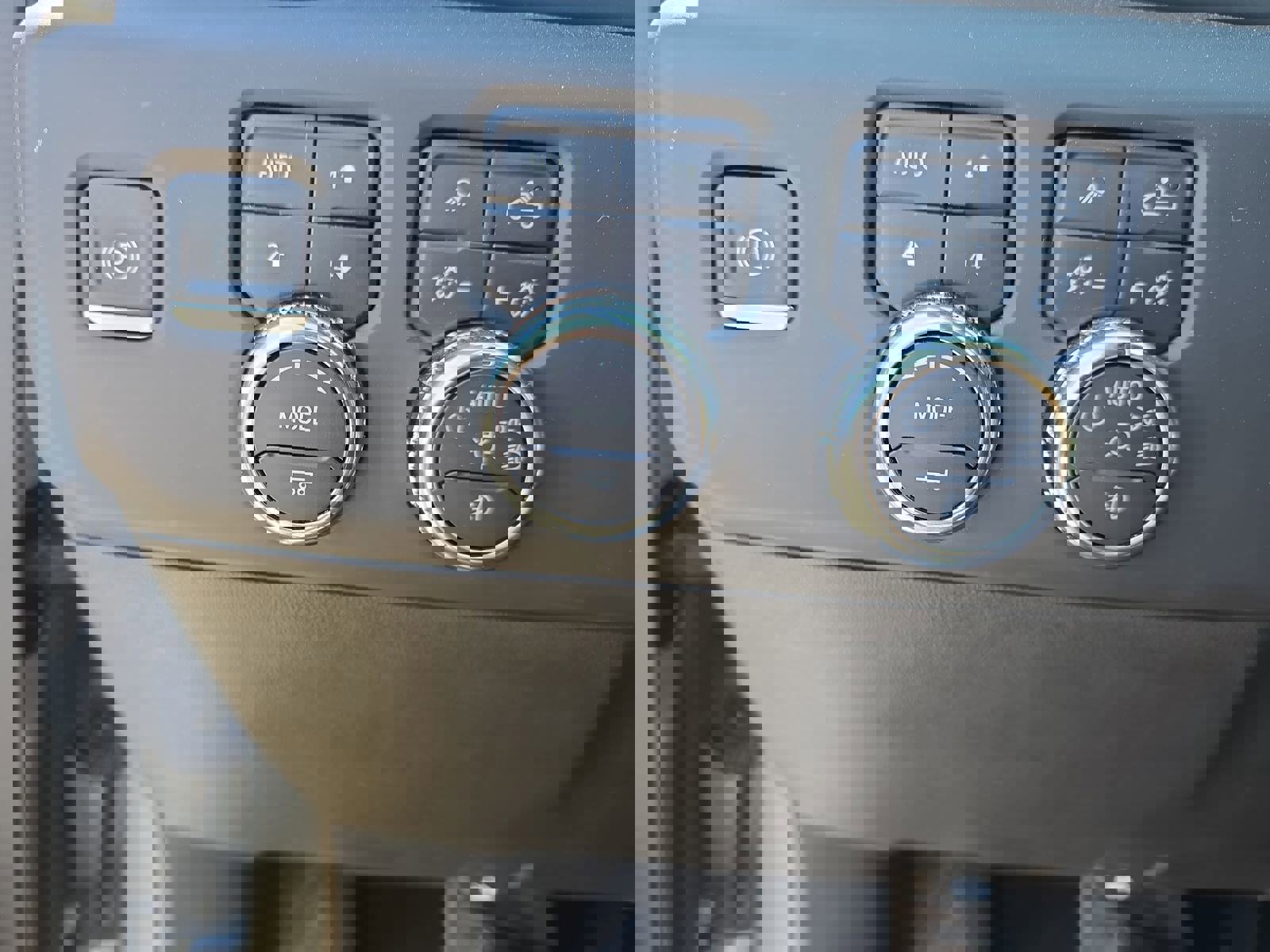 Used 2024 GMC Sierra 2500 AT4 w/ AT4 Premium Plus Package image 28