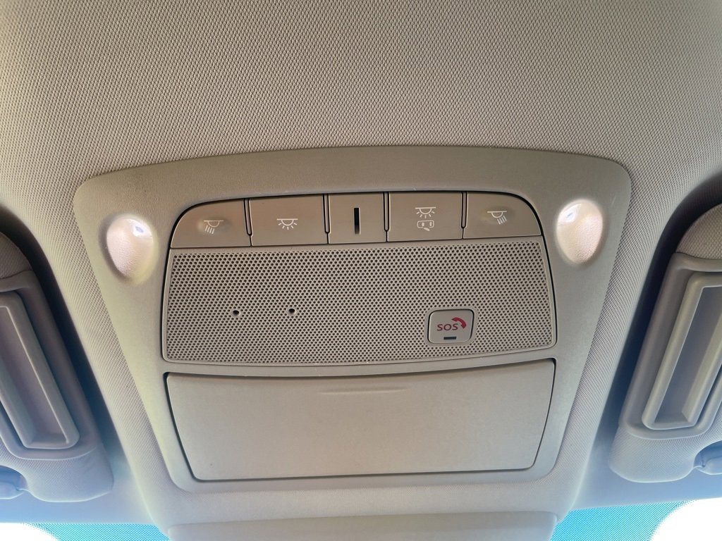 Used 2020 Nissan Armada SL image 25