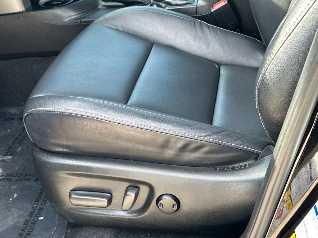 Used 2018 Toyota RAV4 Limited w/ All Weather Liner Package image 21