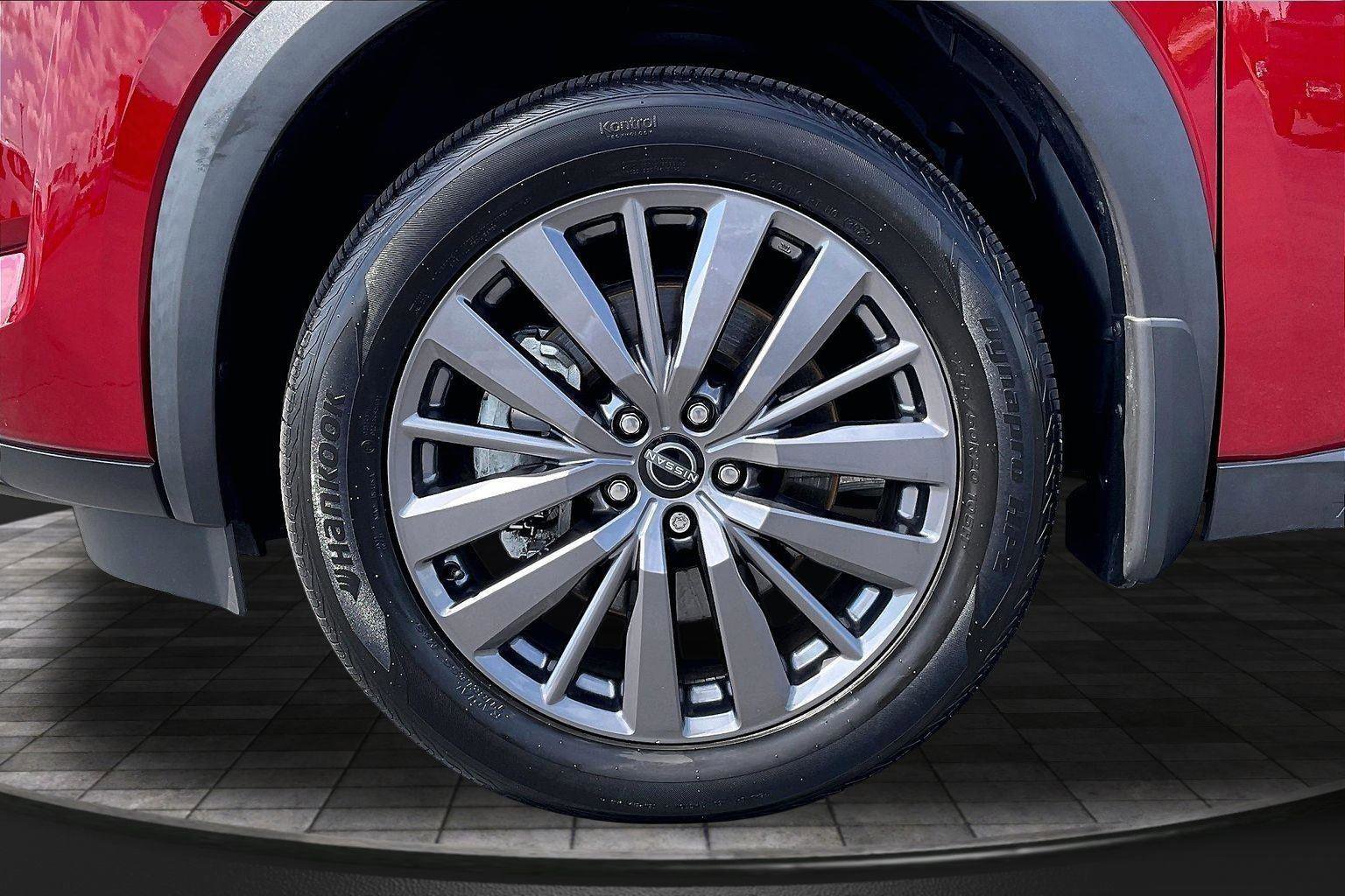 Certified 2024 Nissan Pathfinder SL w/ SL Premium Package FWD image 10