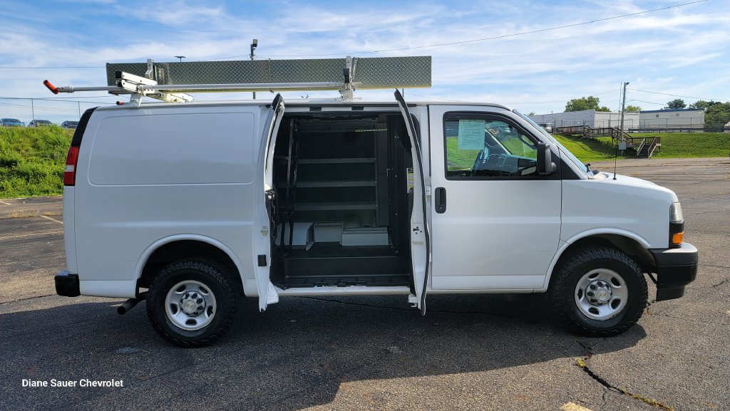 Used 2021 Chevrolet Express 2500 w/ Driver Convenience Package RWD image 15