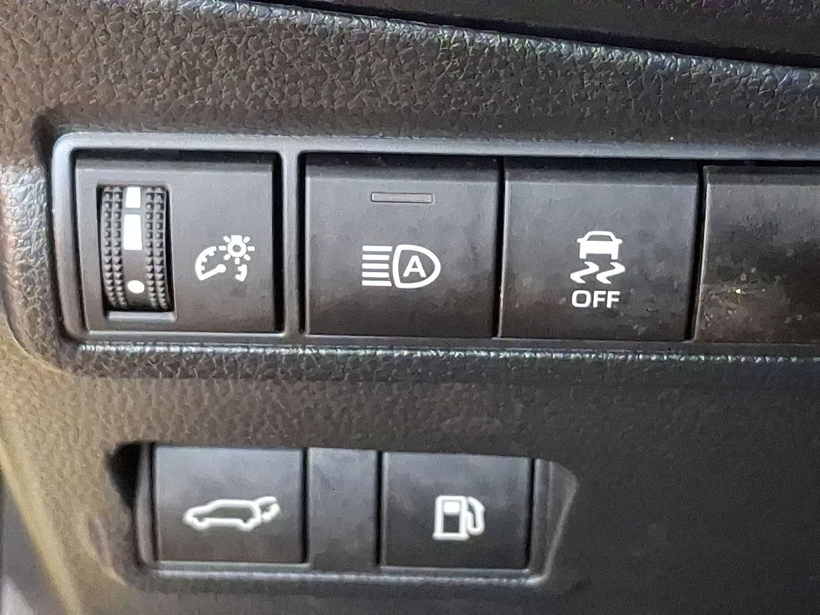 Certified 2023 Toyota Corolla Cross XSE image 24