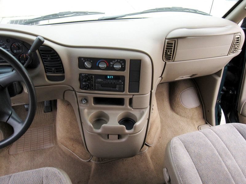Used 1998 Chevrolet Astro AWD Passenger image 21
