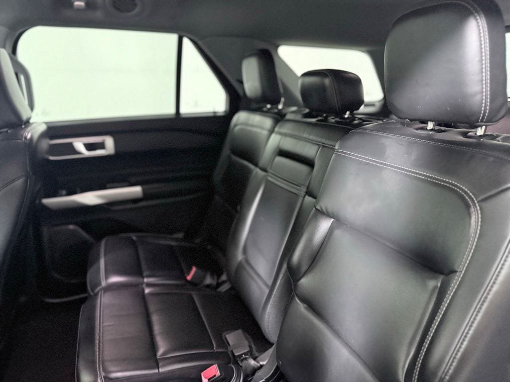 Used 2021 Ford Explorer XLT w/ Equipment Group 202A AWD/4WD image 24