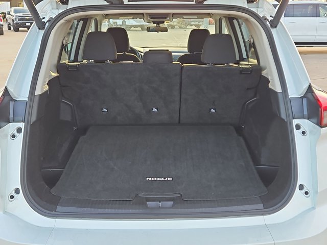 Used 2024 Nissan Rogue SV image 6