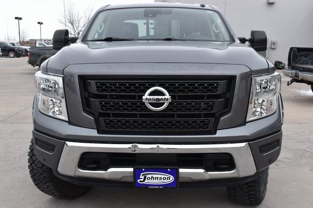 Used 2021 Nissan Titan SV w/ SV Convenience Package image 2