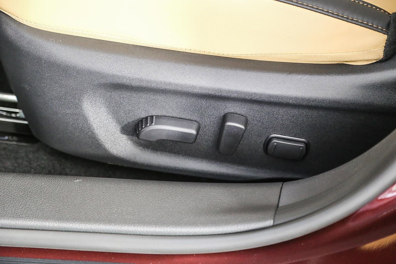 Used 2025 Nissan Sentra SV w/ SV Premium Package image 22