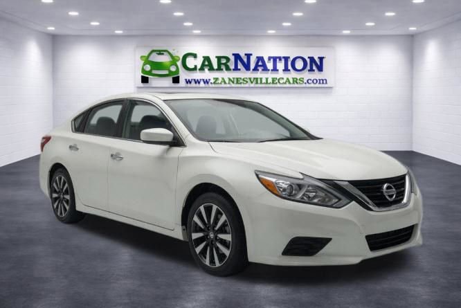 Used 2017 Nissan Altima 2.5 SV FWD image 1