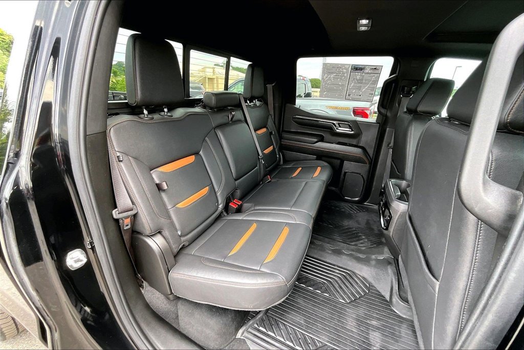Used 2024 GMC Sierra 1500 AT4 w/ Technology Package AWD/4WD image 28