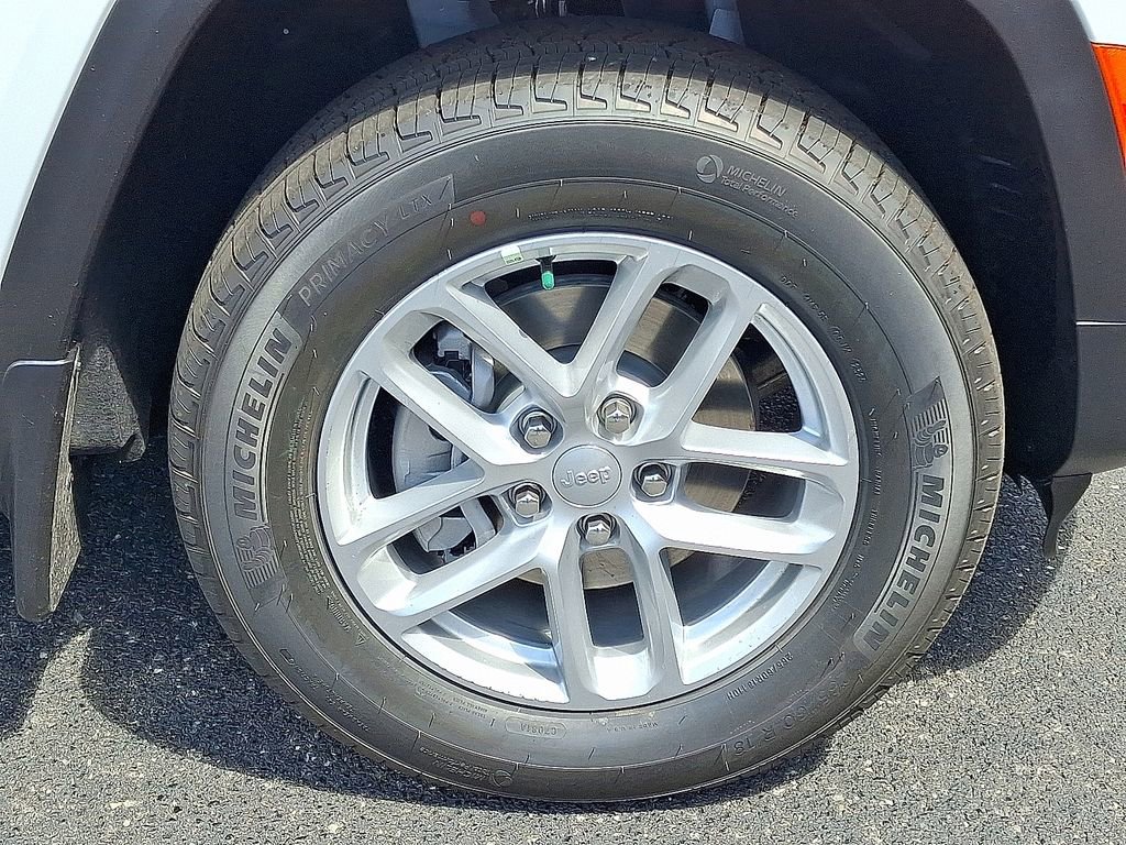 New 2025 Jeep Grand Cherokee Laredo X w/ Luxury Tech Group I image 32