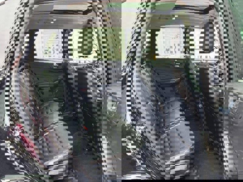 Used 2025 Ford Escape Platinum image 10