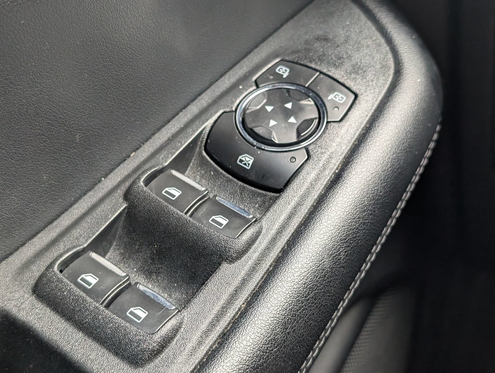 Used 2022 Ford Edge SEL AWD/4WD image 19