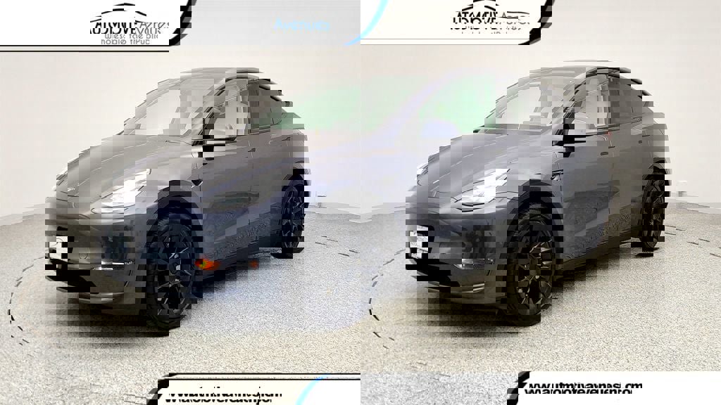 Used 2020 Tesla Model Y Long Range image 1