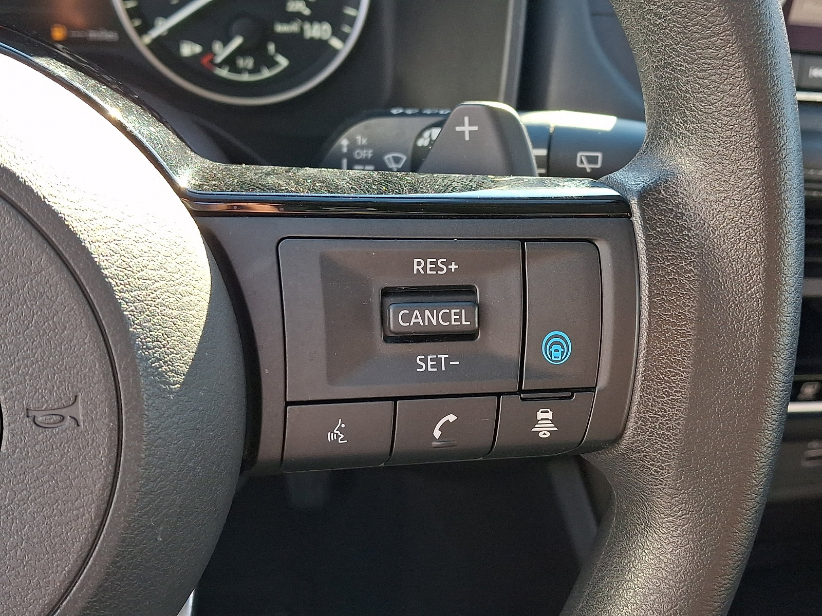 Used 2023 Nissan Rogue SV AWD/4WD image 22