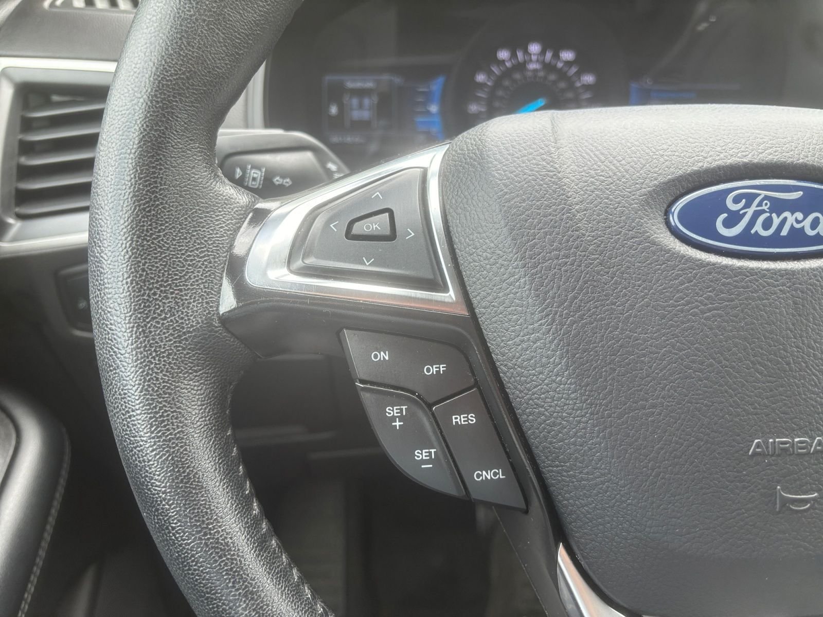 Used 2024 Ford Edge SEL AWD/4WD image 22