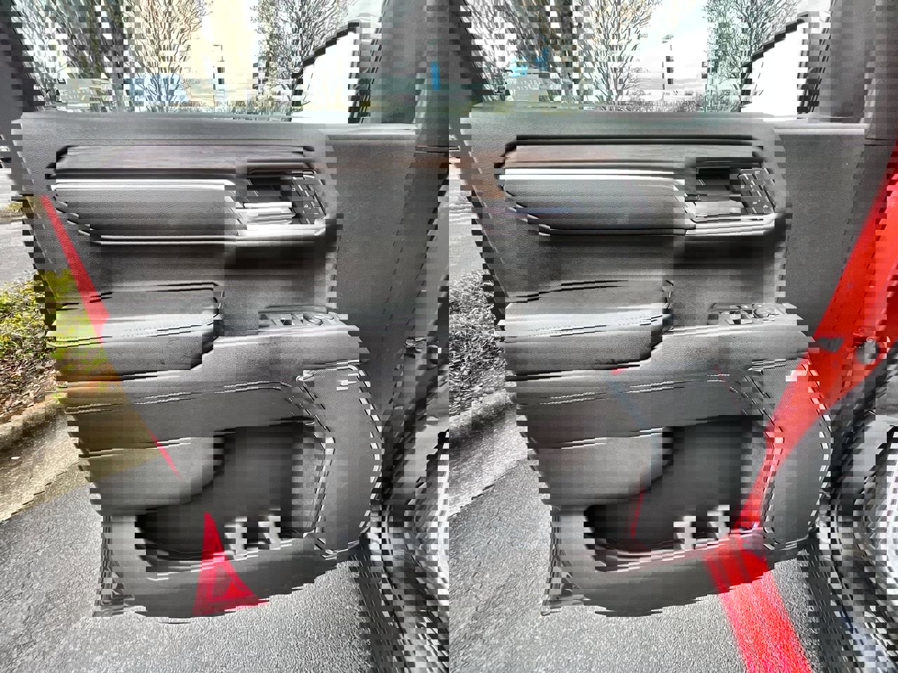 Used 2022 GMC Sierra 1500 SLT w/ SLT Convenience Package image 22