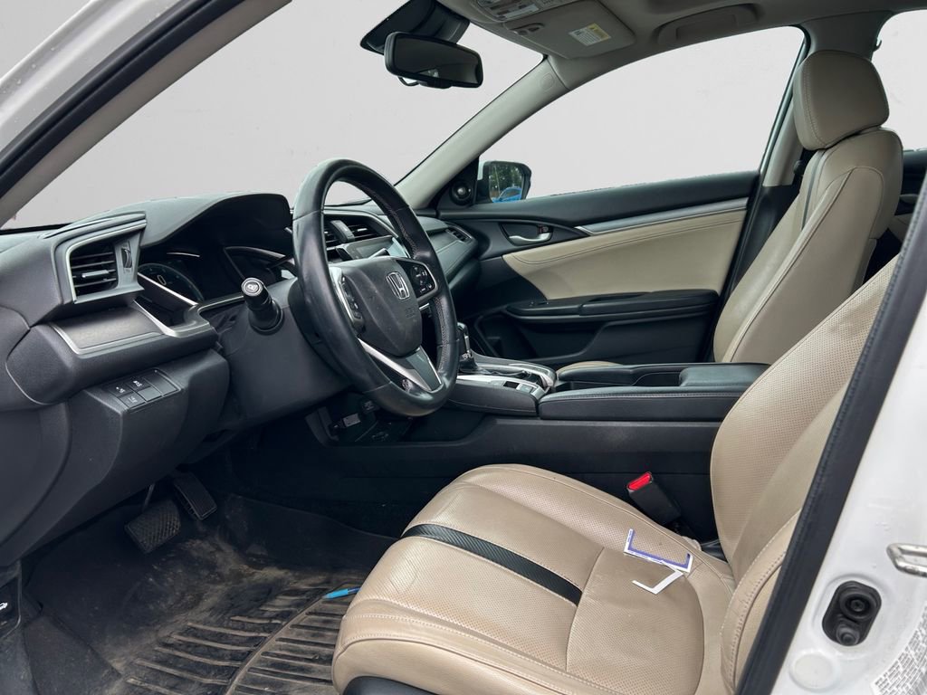Used 2018 Honda Civic Touring image 10