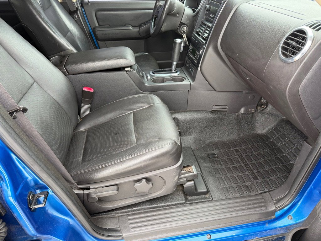 Used 2010 Ford Explorer Sport Trac Limited image 11