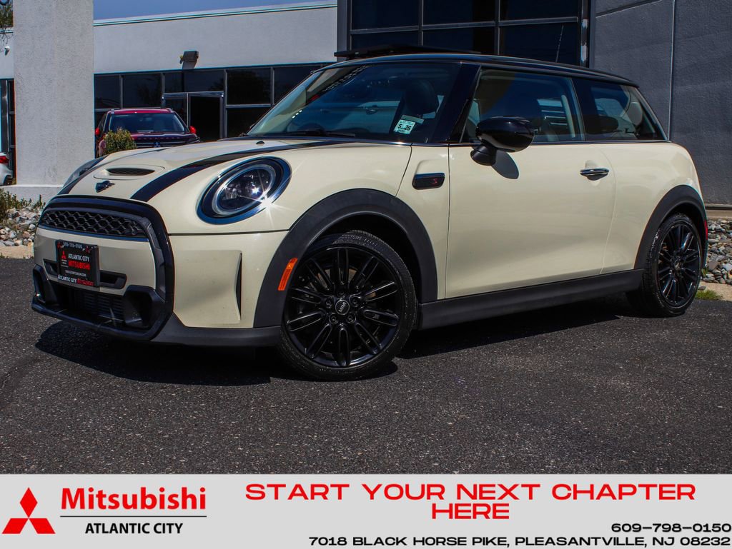 Used 2022 MINI Cooper S FWD image 1