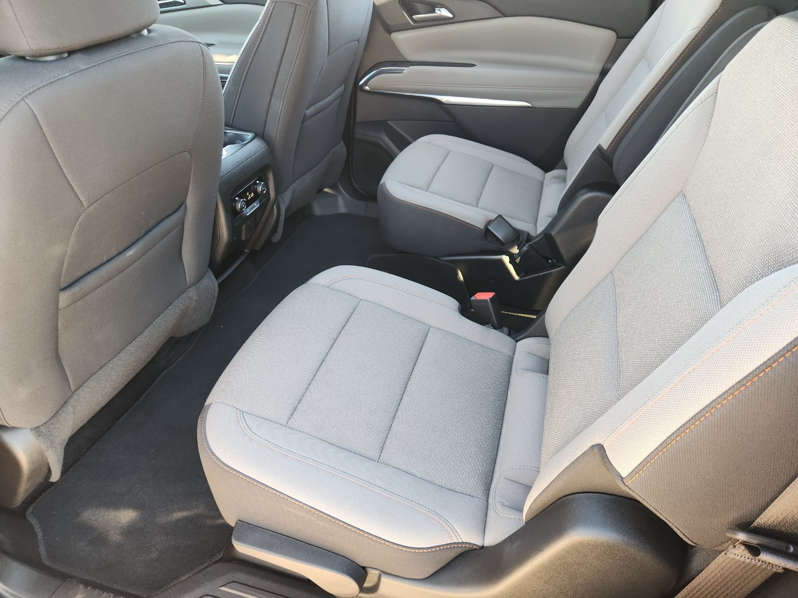 Certified 2026 Chevrolet Traverse LT w/ Driver Confidence Package FWD image 32