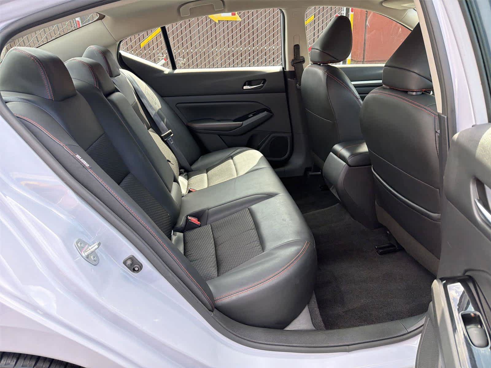 Used 2024 Nissan Altima 2.5 SR FWD image 14