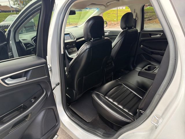 Used 2019 Ford Edge SEL w/ Equipment Group 201A AWD/4WD image 16