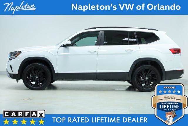 Certified 2022 Volkswagen Atlas SE w/ Black Wheel Package FWD image 4
