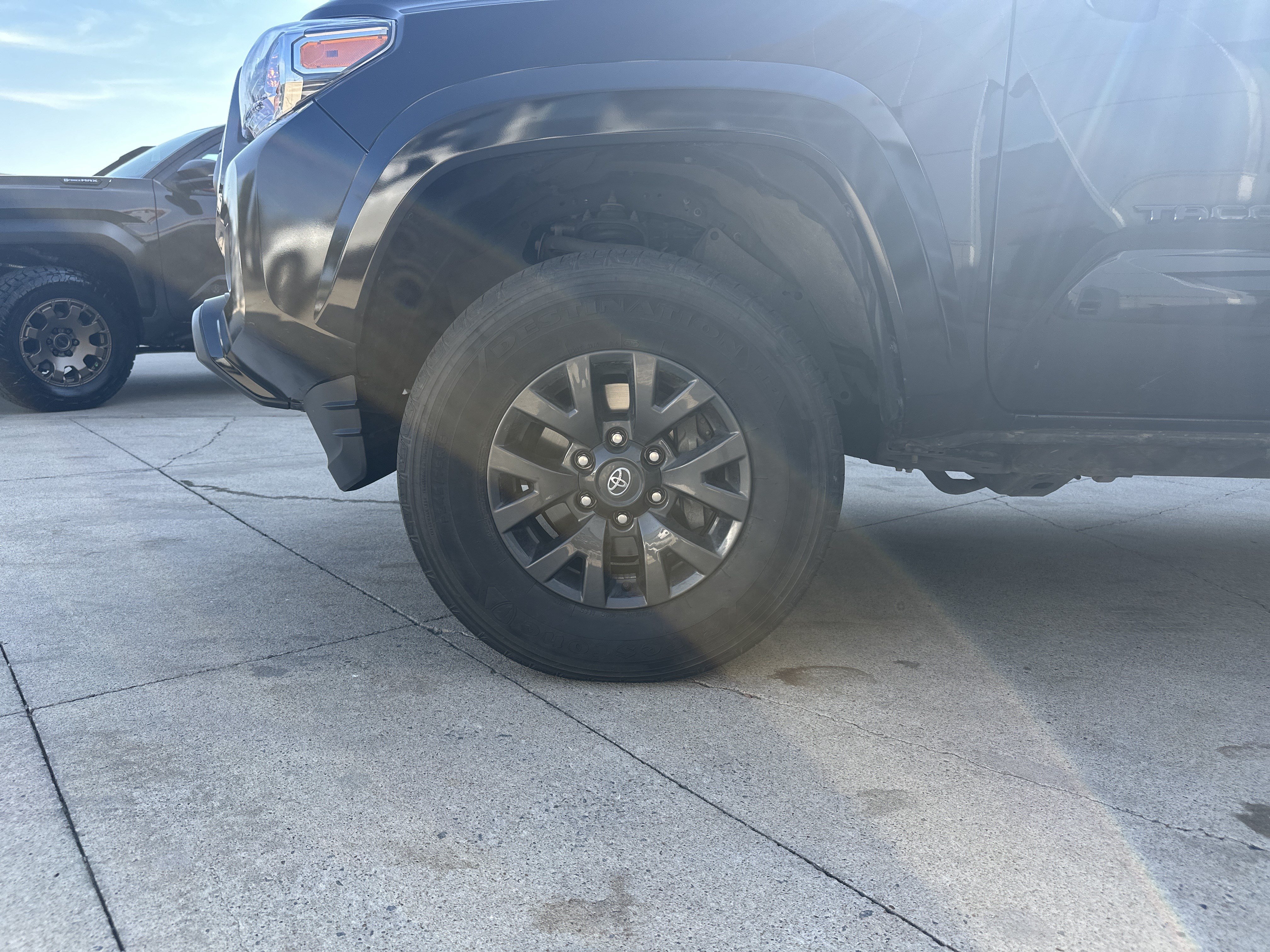 Used 2023 Toyota Tacoma SR5 w/ Technology Package AWD/4WD image 32