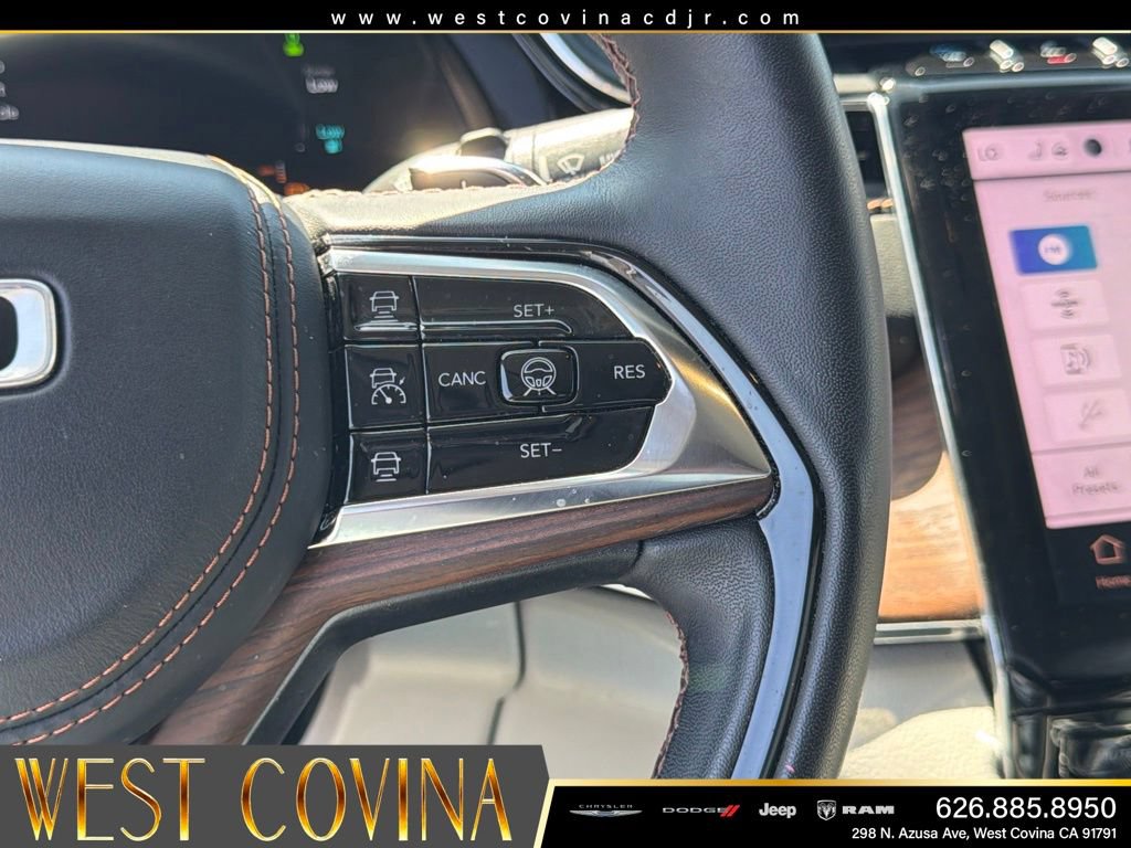 Used 2022 Jeep Grand Cherokee Summit w/ Advanced Protech Group IV AWD/4WD image 29