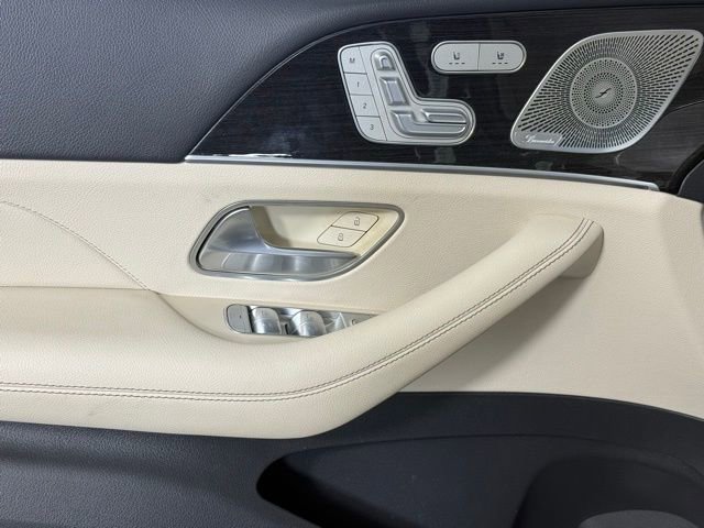 Used 2020 Mercedes-Benz GLE 350 w/ Premium Package image 16