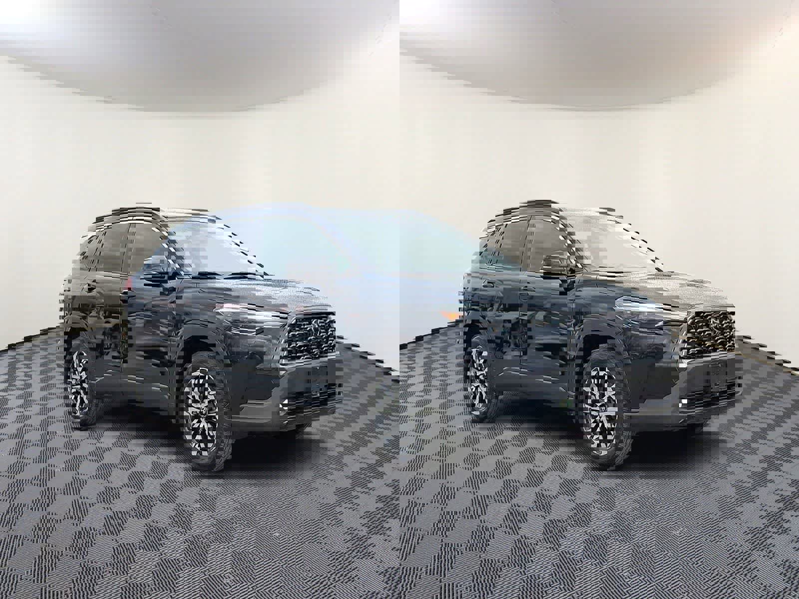 Certified 2022 Toyota Corolla Cross XLE w/ Convenience Package image 5