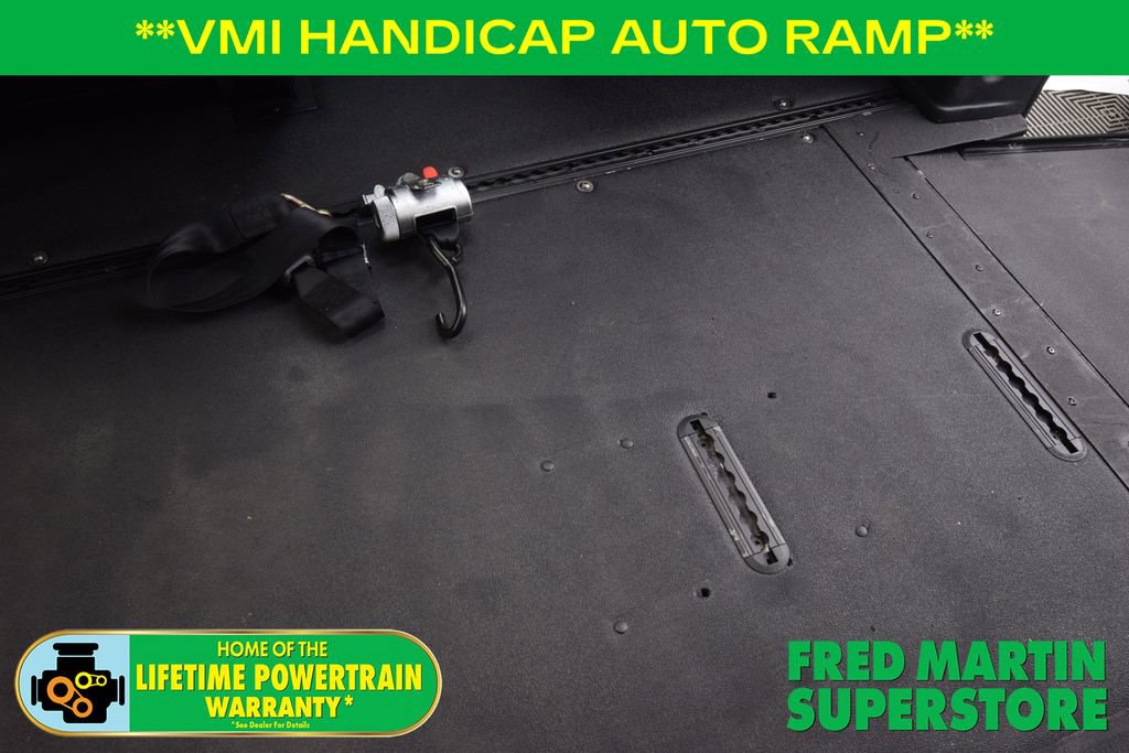 Used 2022 Toyota Sienna XLE image 22