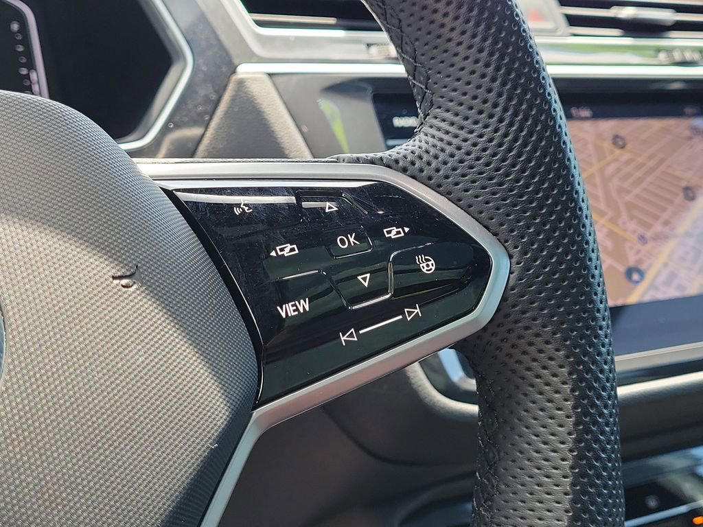 Used 2024 Volkswagen Tiguan SEL R-Line image 32