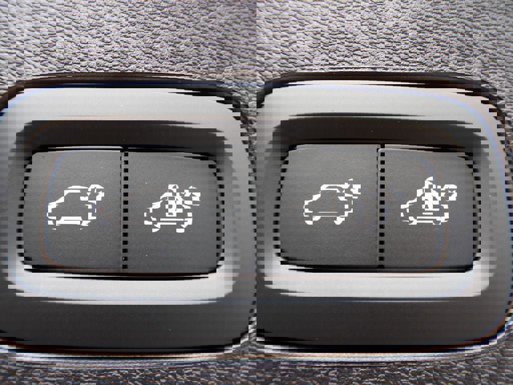 New 2026 Volvo XC60 T8 Core w/ Climate Package image 25