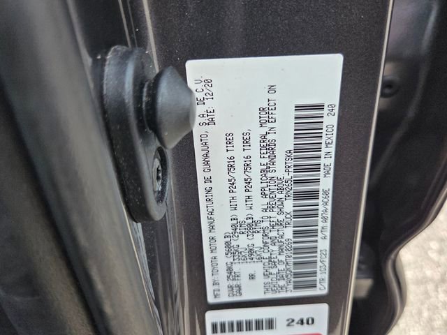 Used 2021 Toyota Tacoma SR5 w/ SR5 Appearance Package (SM) image 21