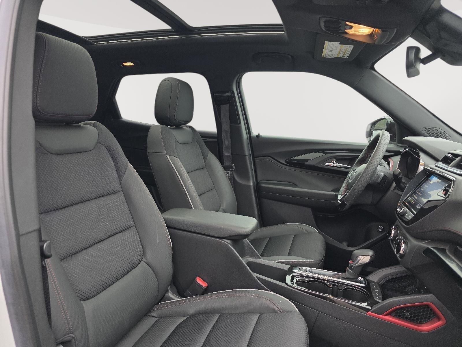 Used 2023 Chevrolet TrailBlazer RS w/ Sun and Liftgate Package image 11