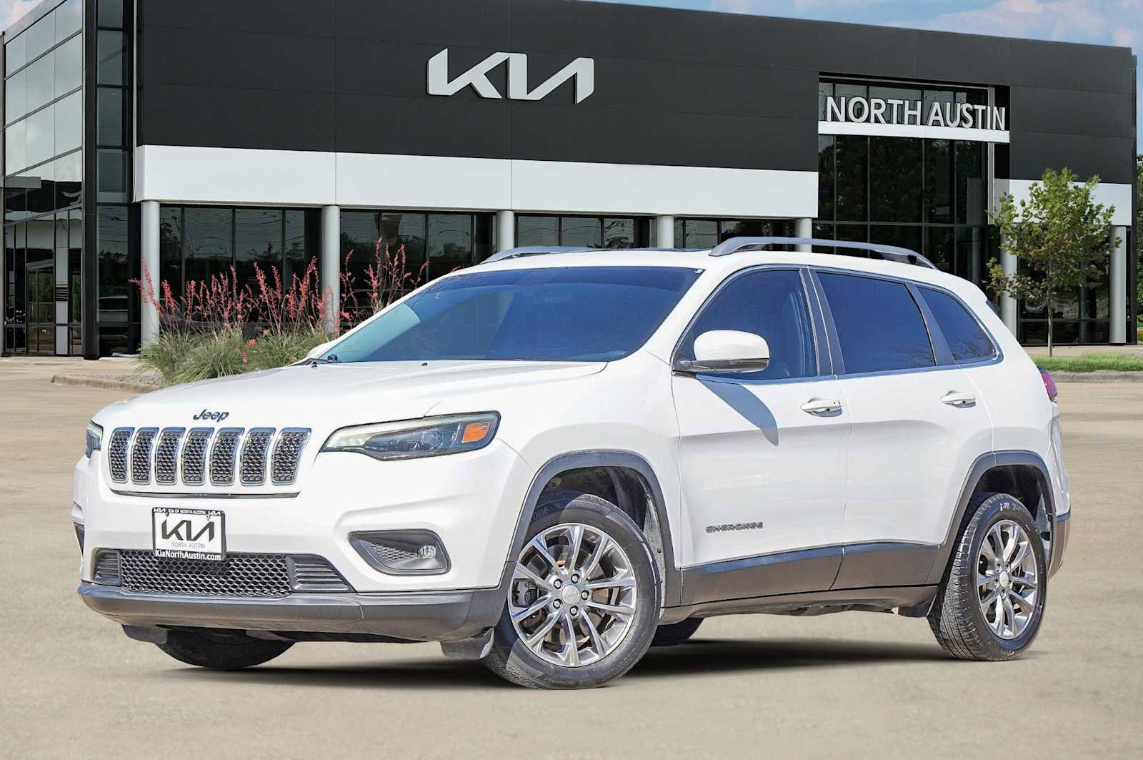 Used 2019 Jeep Cherokee Latitude Plus image 1