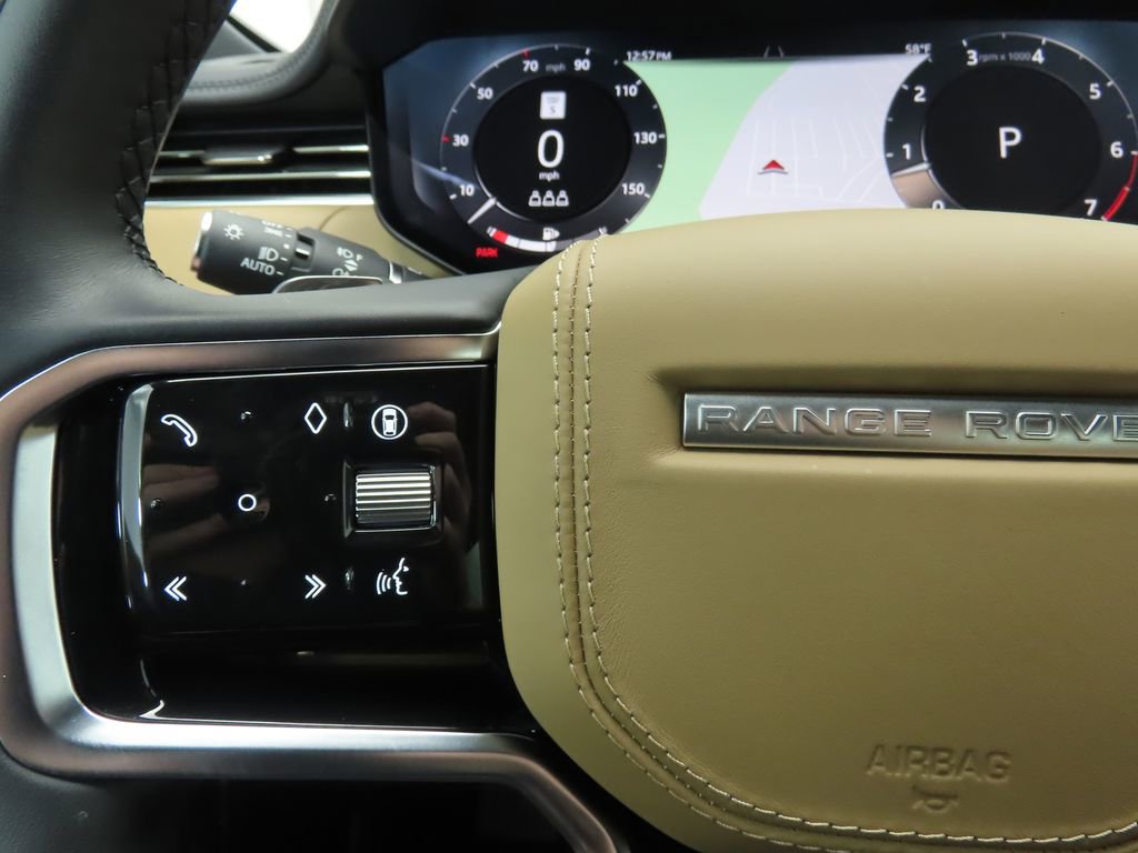 Used 2025 Land Rover Range Rover Sport SE image 8