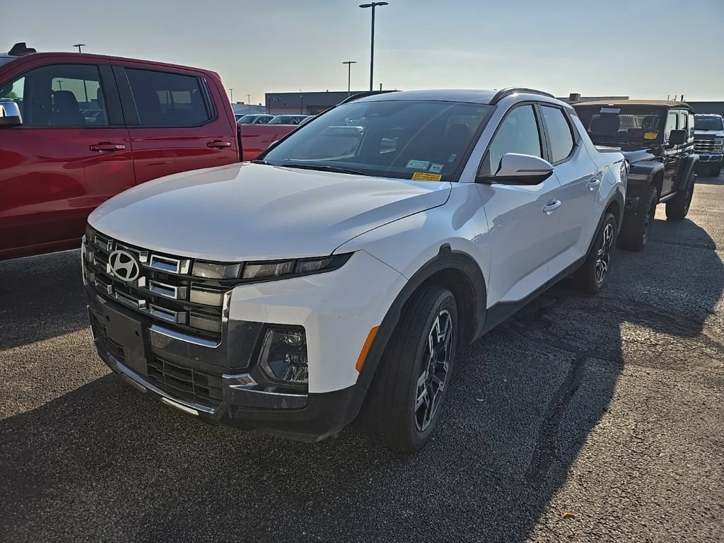 Used 2025 Hyundai Santa Cruz Limited AWD/4WD image 2