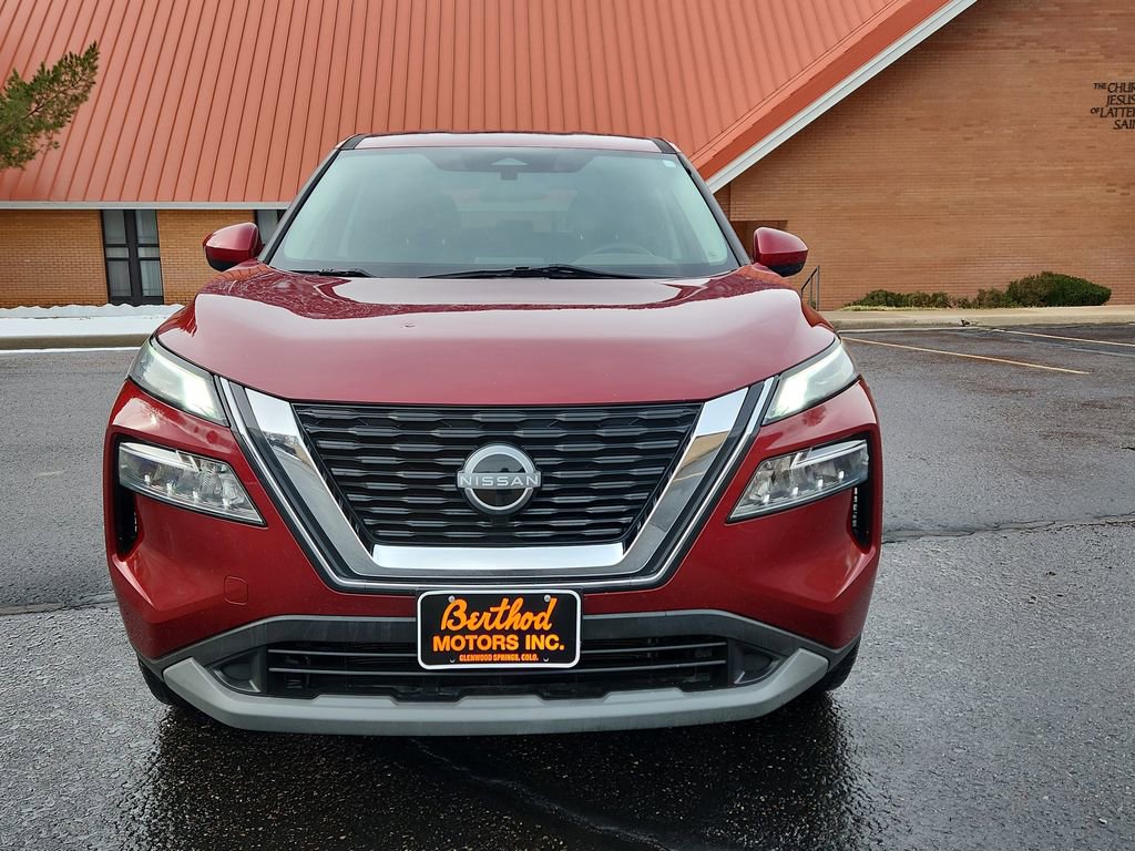 Used 2023 Nissan Rogue SV image 5