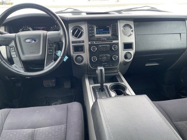Used 2015 Ford Expedition XLT image 3