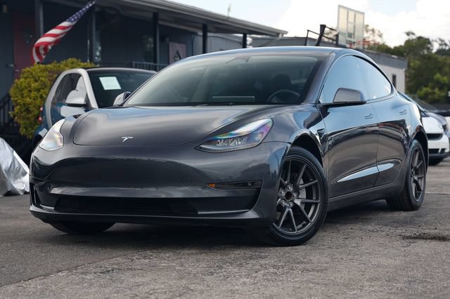 Used 2023 Tesla Model 3 Standard Range RWD image 1