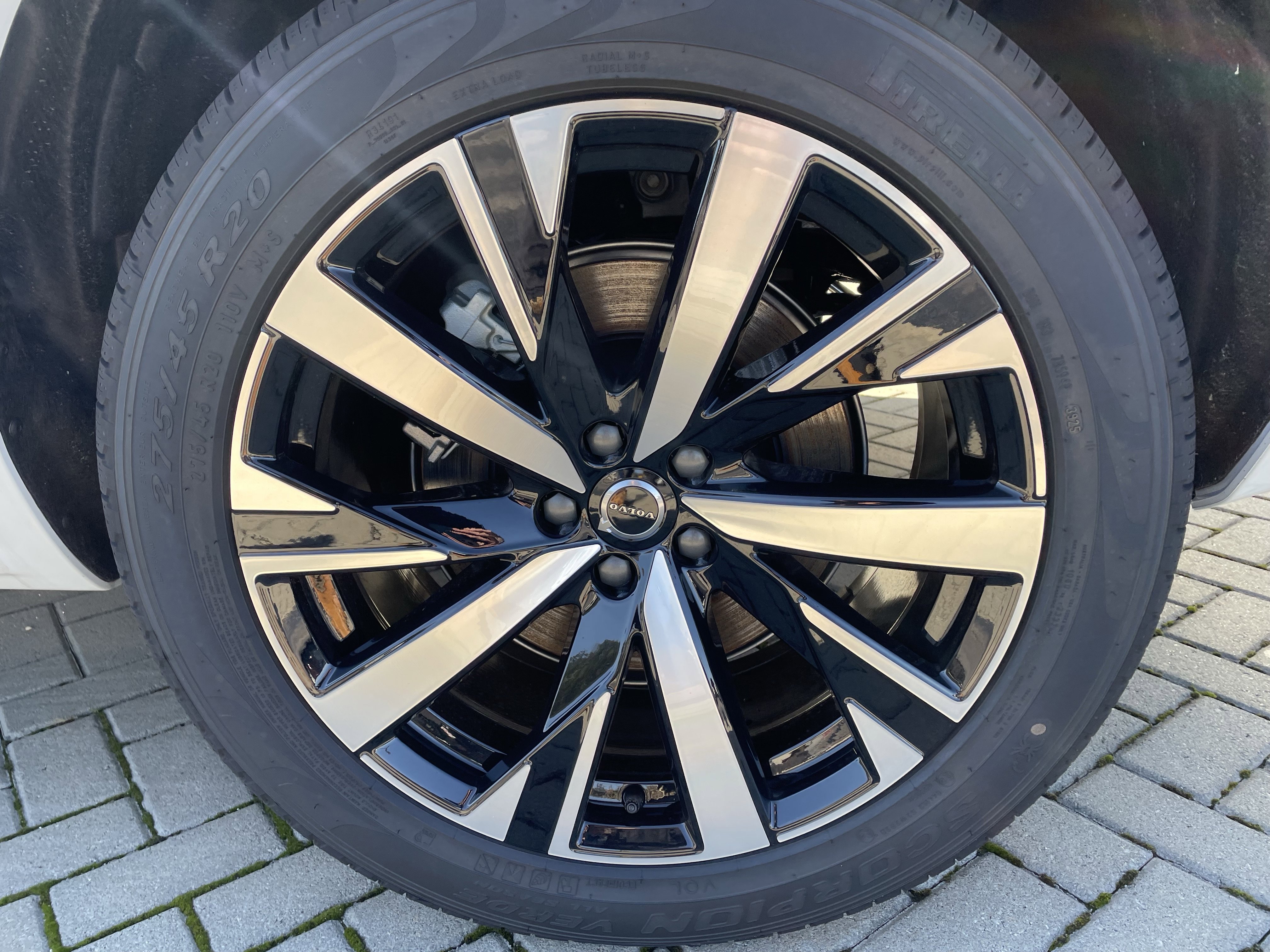 New 2026 Volvo XC90 B5 Core image 8