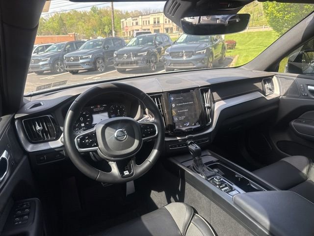 Used 2020 Volvo XC60 T6 R-Design AWD/4WD image 11