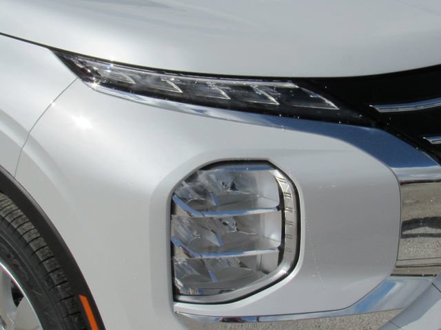 New 2026 Mitsubishi Outlander ES FWD image 9