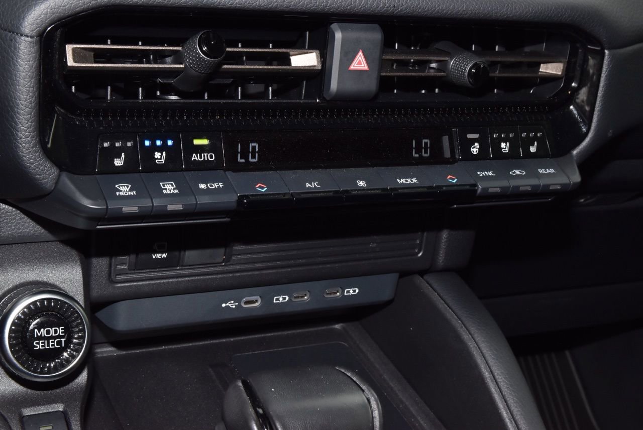 Used 2024 Toyota Land Cruiser image 29