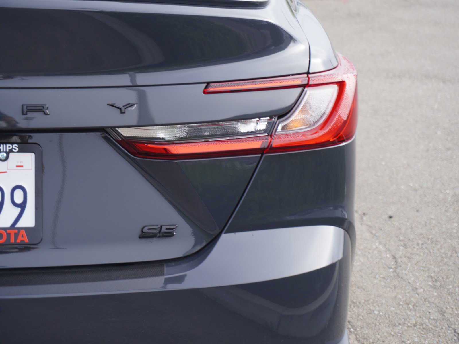 Used 2025 Toyota Camry SE image 11