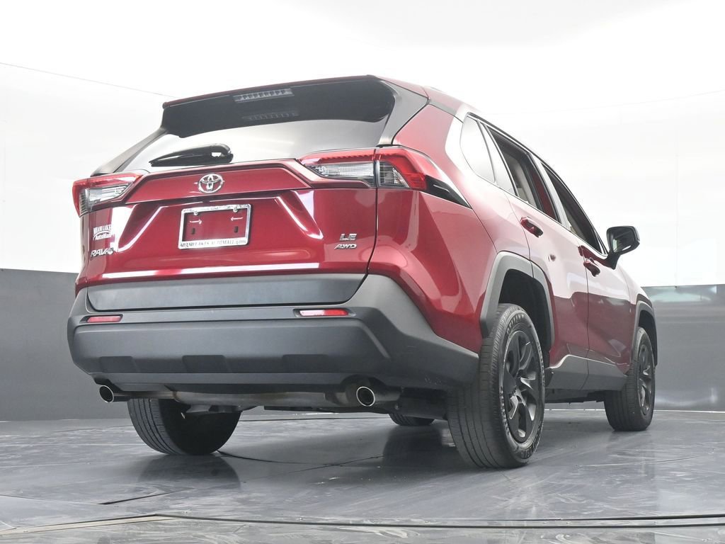 Used 2019 Toyota RAV4 LE image 57