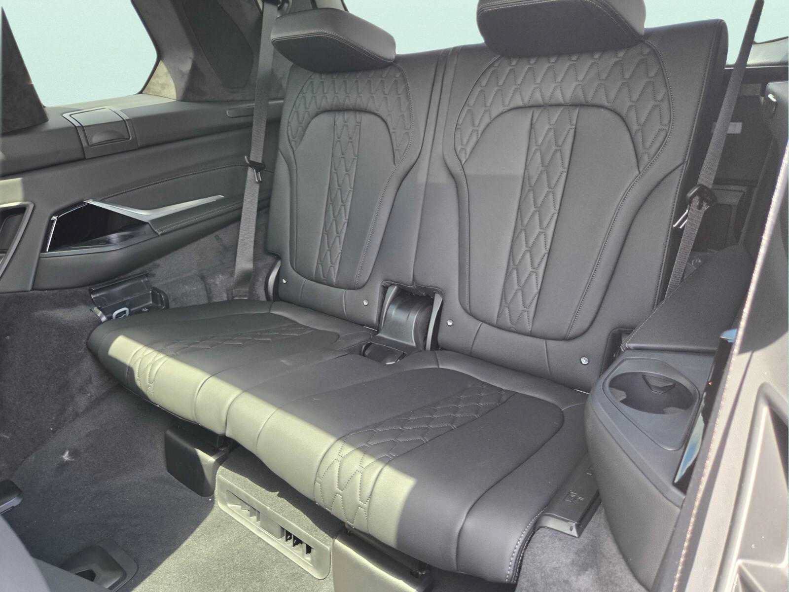 New 2027 BMW X7 M60i AWD/4WD image 13
